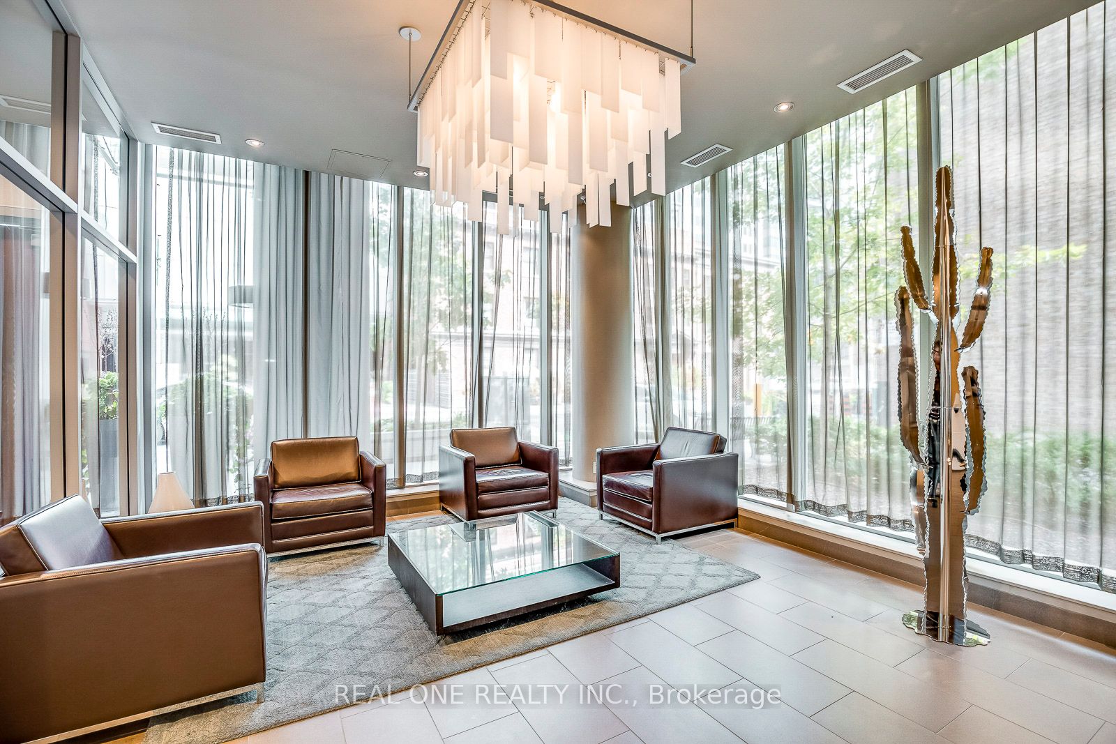 126 Simcoe Street 2007