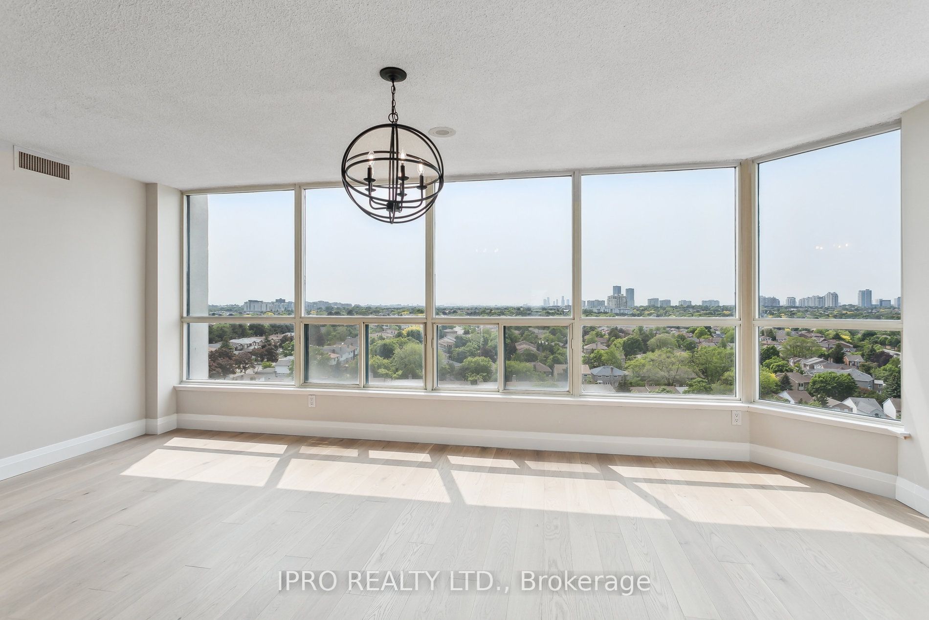 7300 Yonge Street 1611