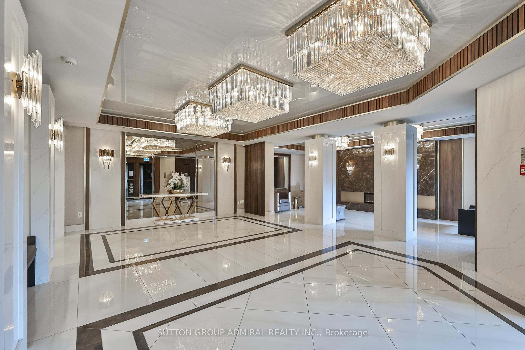 7420 Bathurst Street 1010