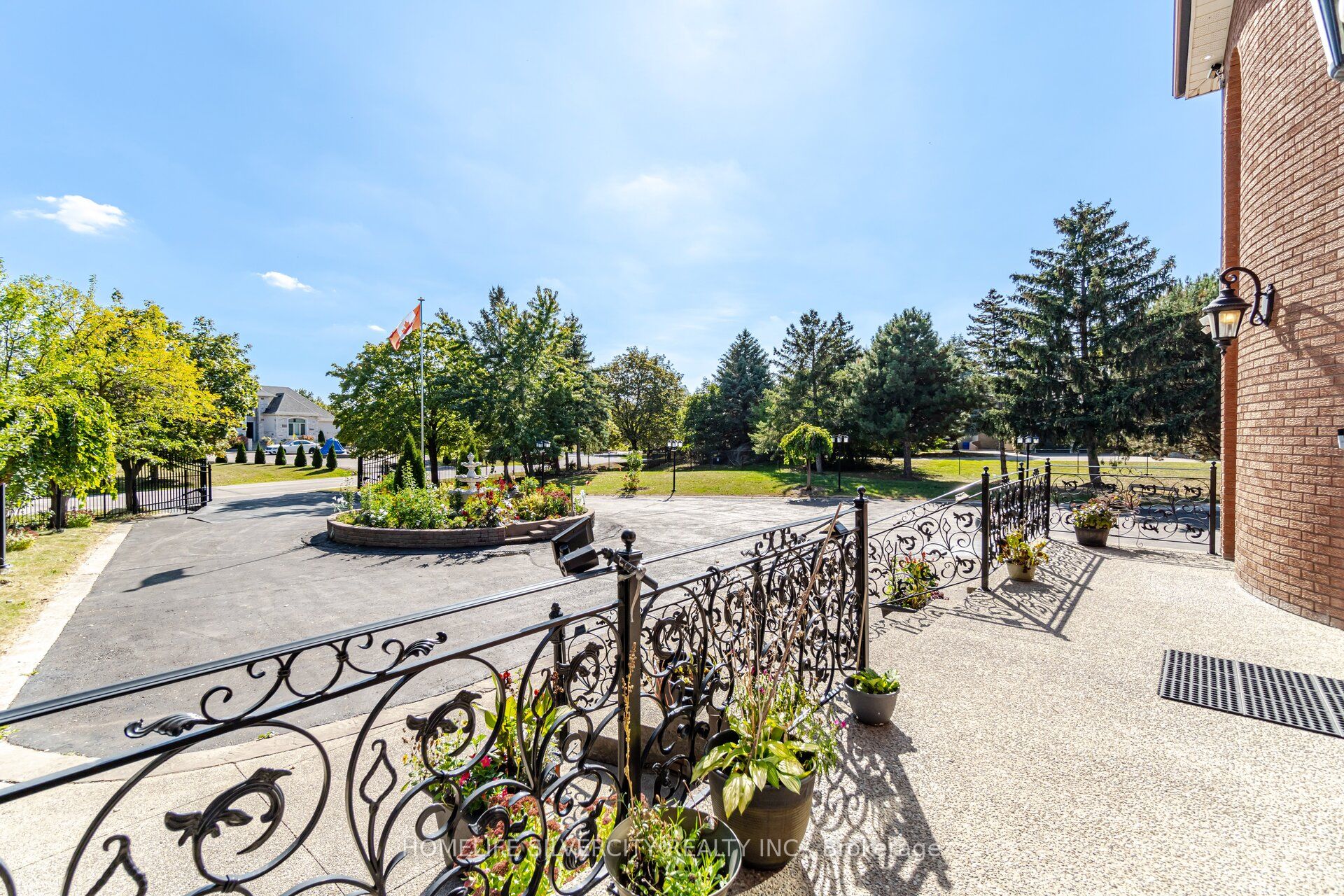 34 Estateview Circle