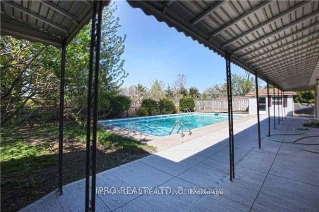 Photo of 10414 Chinguacousy Road, Brampton, ON L7A 0G8 (MLS # W12587754)