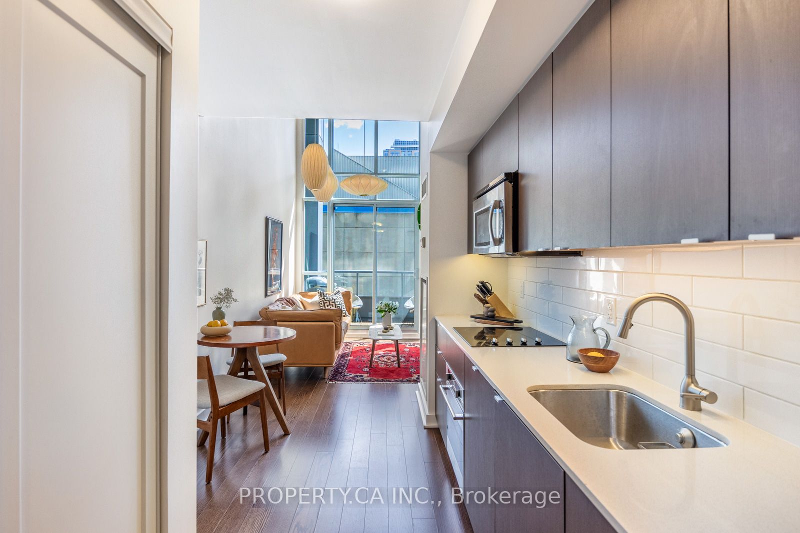 5 Hanna Avenue 329