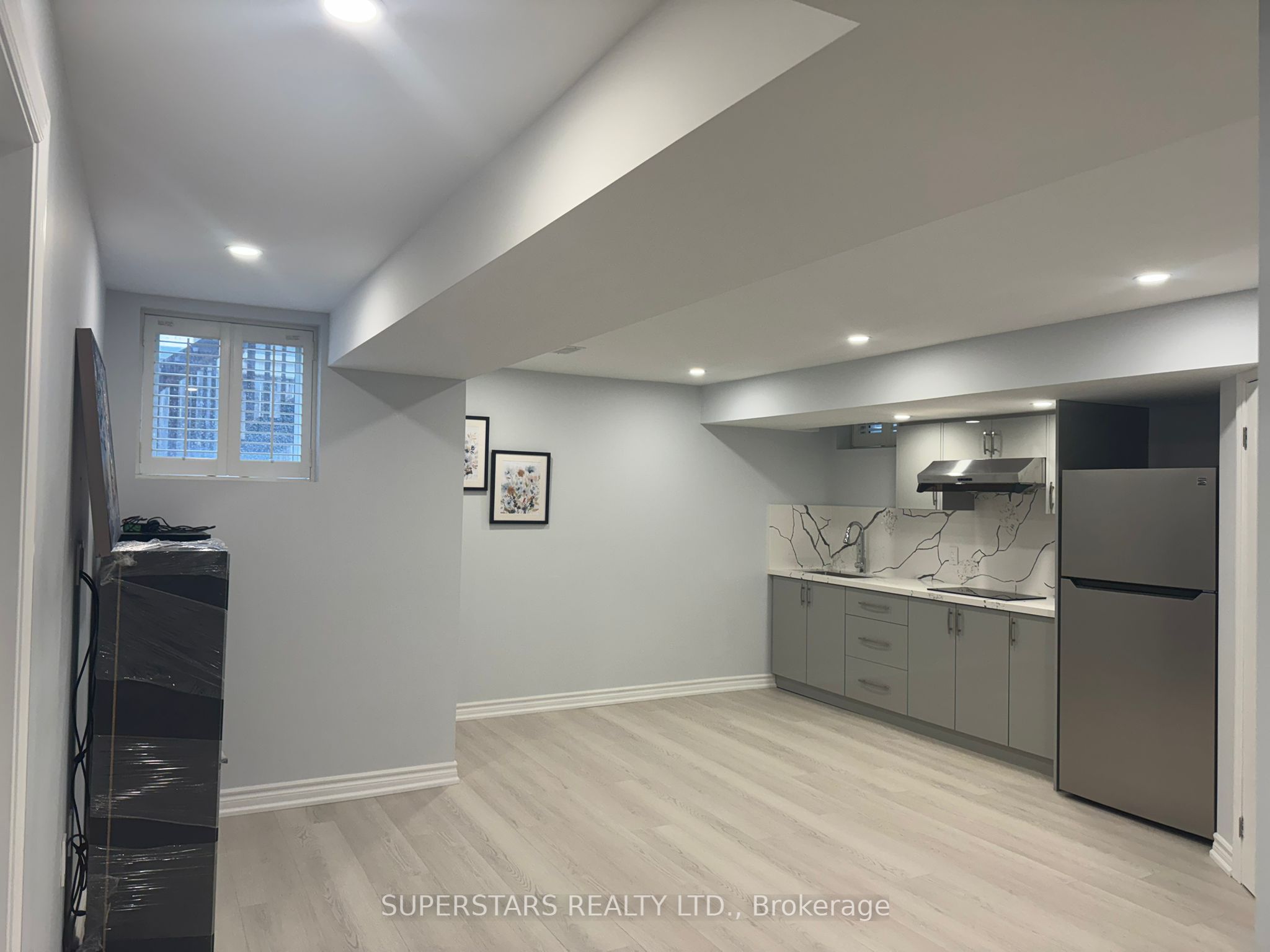 30 Hermitage Boulevard LOWER