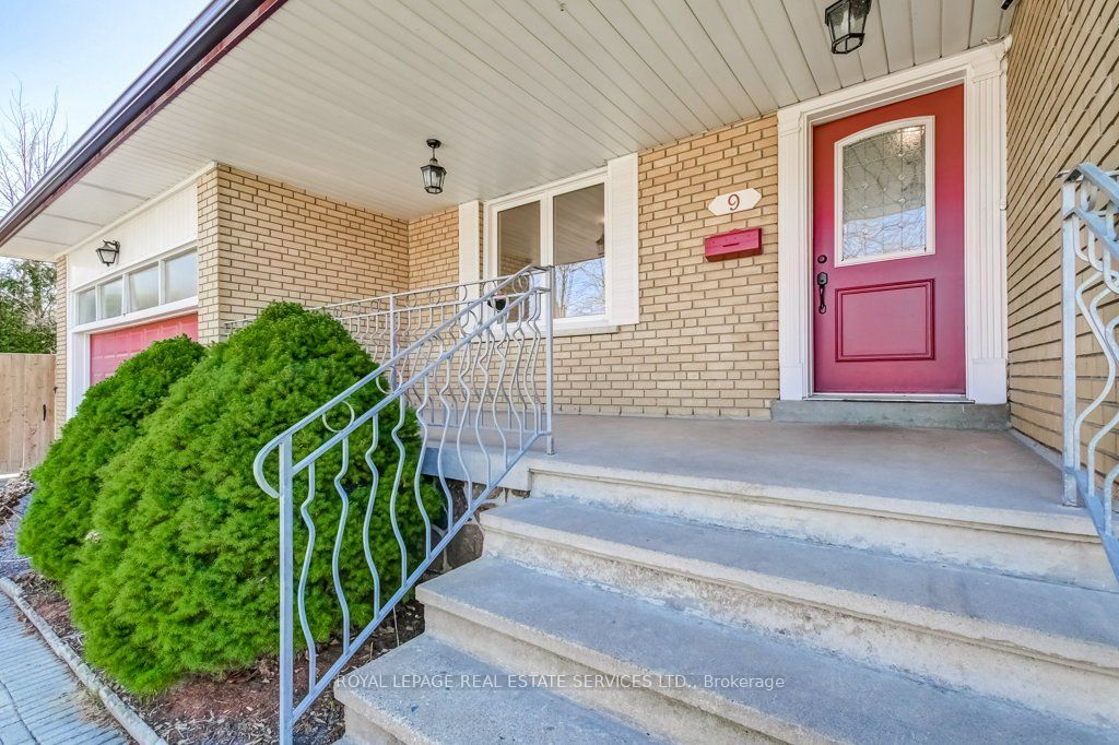 9 Strathdee Drive