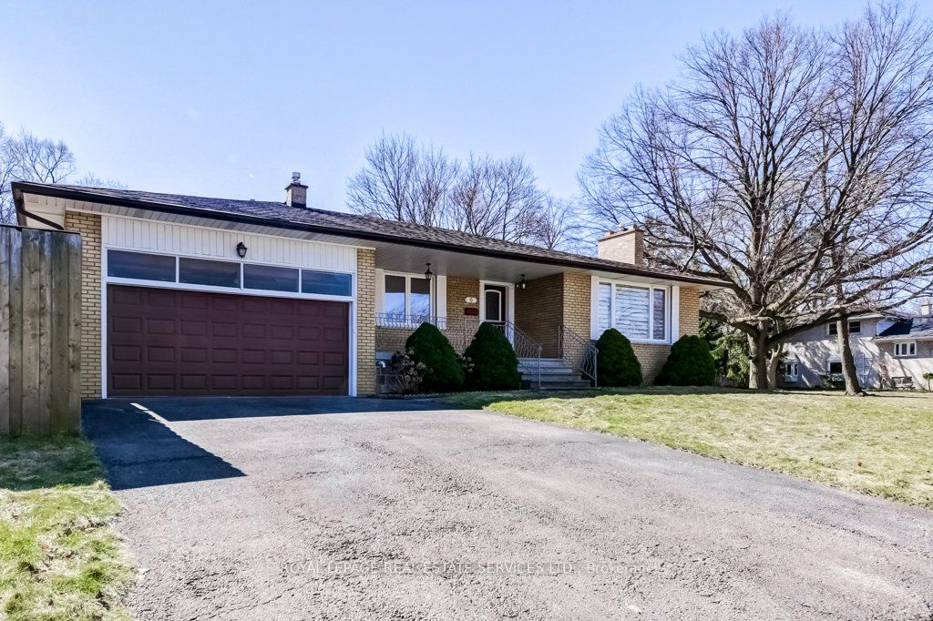 9 Strathdee Drive
