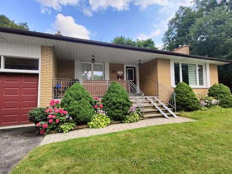 9 Strathdee Drive Toronto ON M9R 1A5
