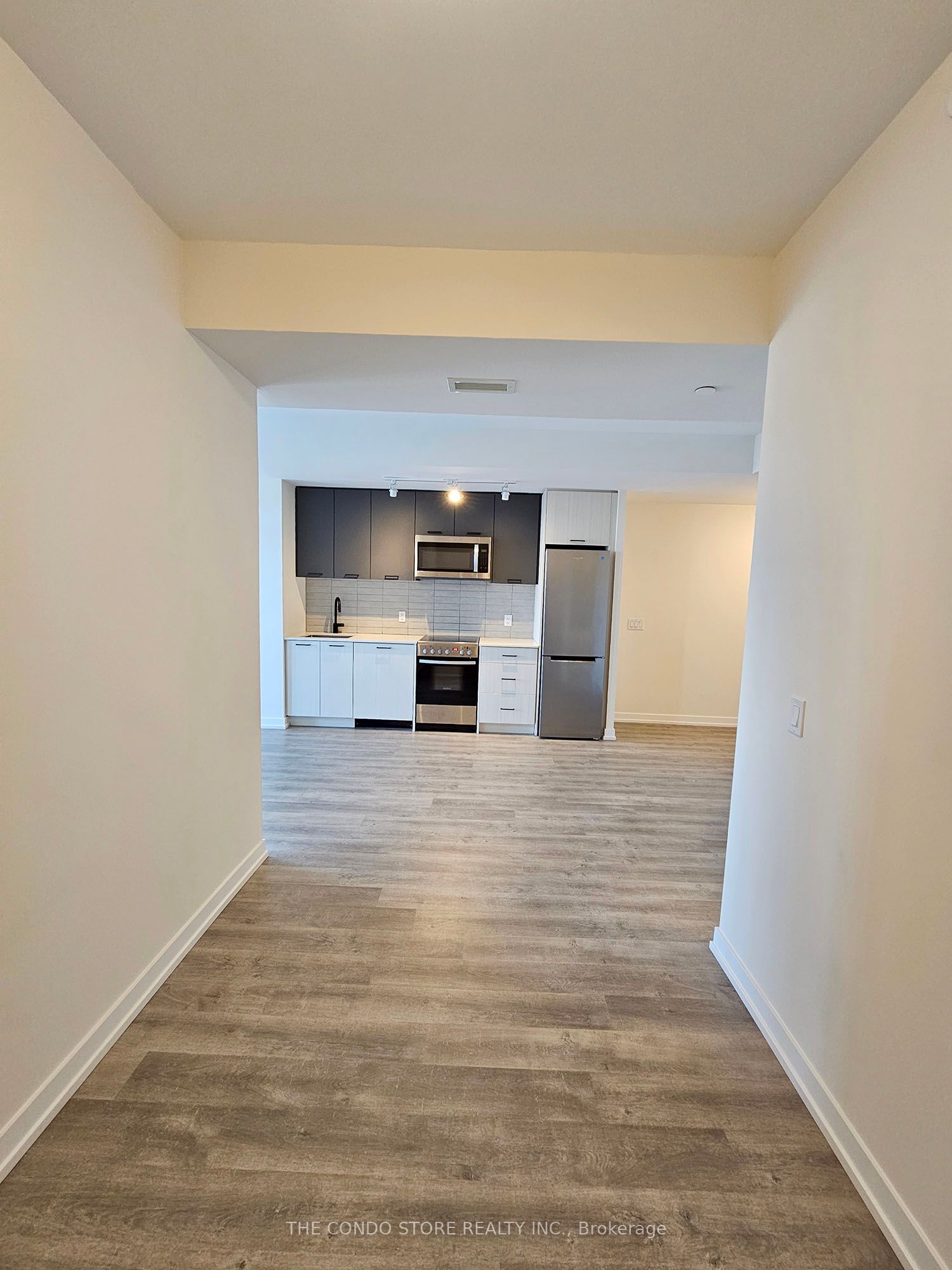 2300 St Clair Avenue W 427