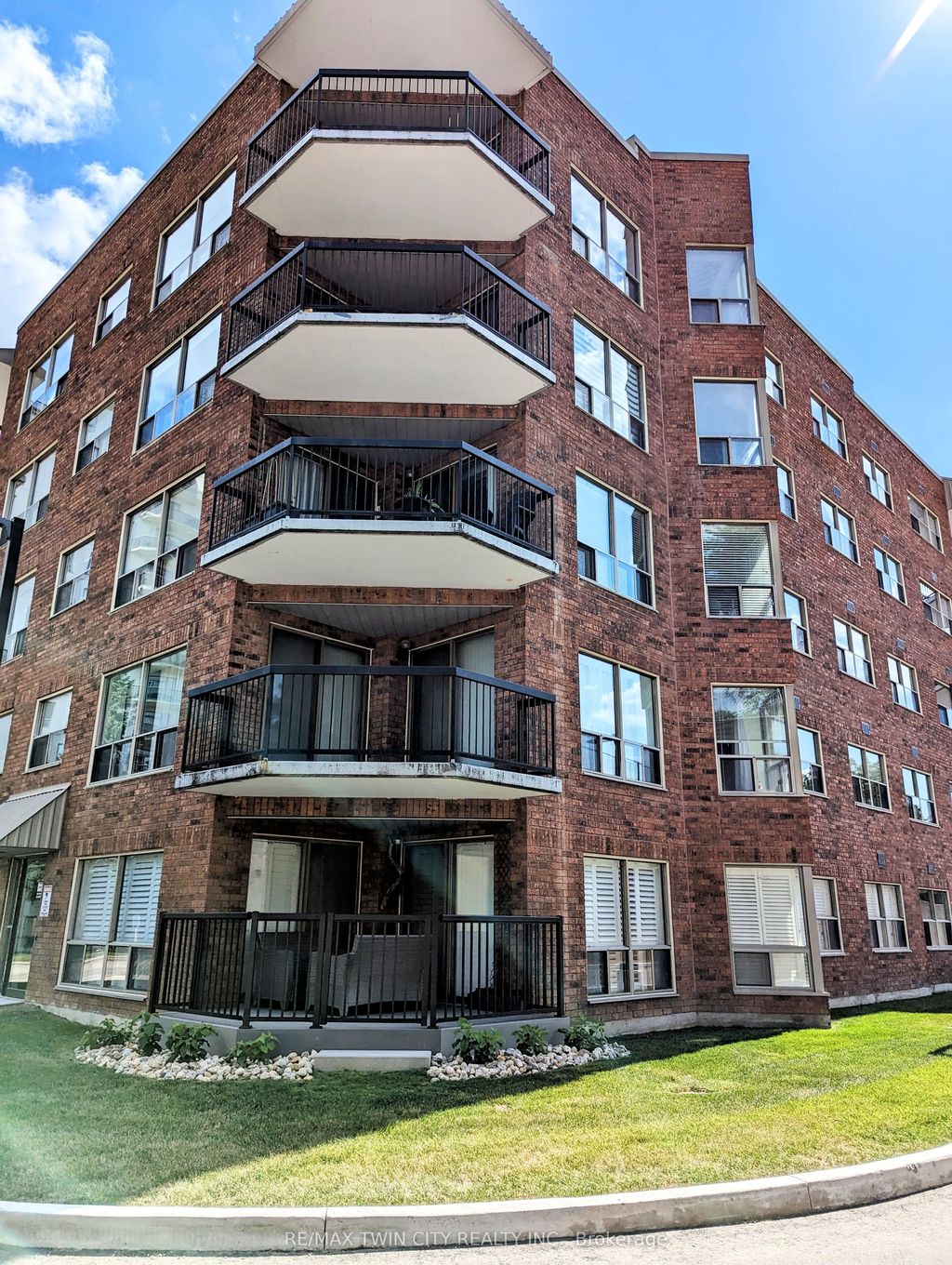 Photo of 300 Keats Way #407, Waterloo, ON N2L 6E6 (MLS # X12577472)