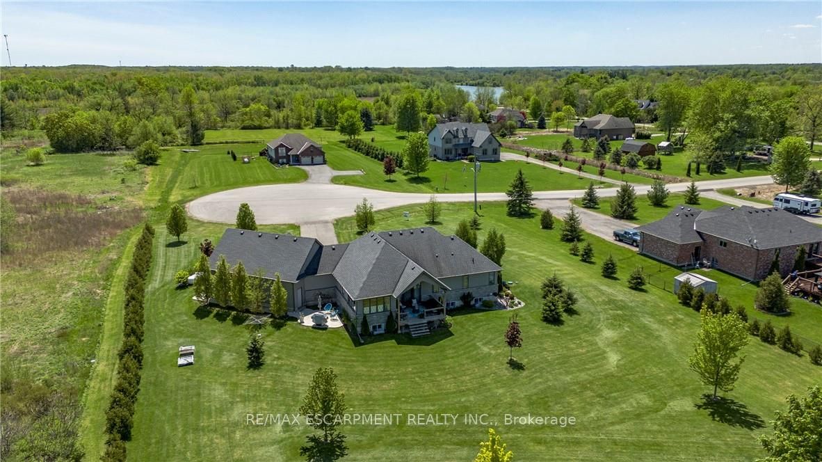 6 Macneil Court