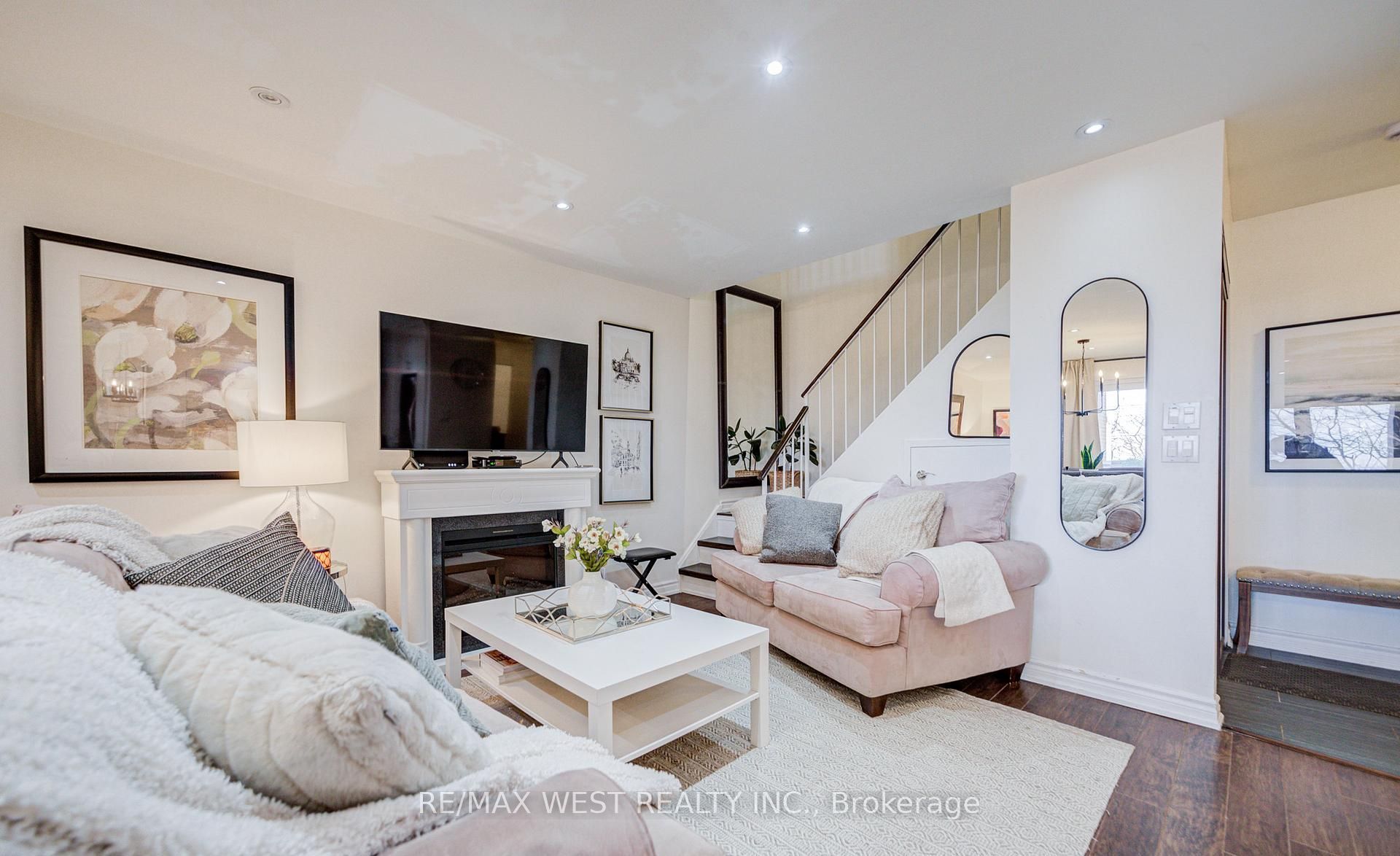 3025 The Credit Woodlands Drive 320