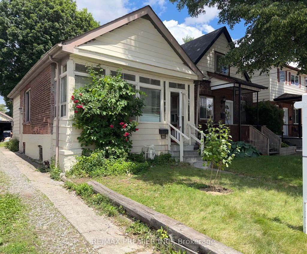 Photo of 66 Lambton Avenue, Toronto, ON M6N 2S1 (MLS # W13493152)