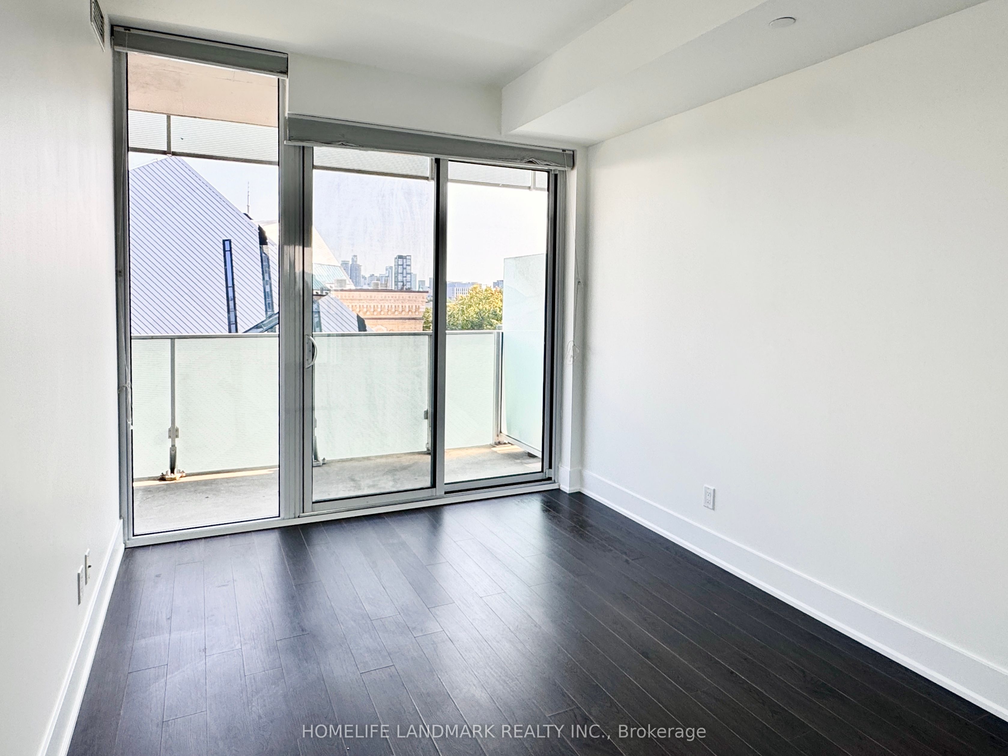 200 Bloor Street W 702