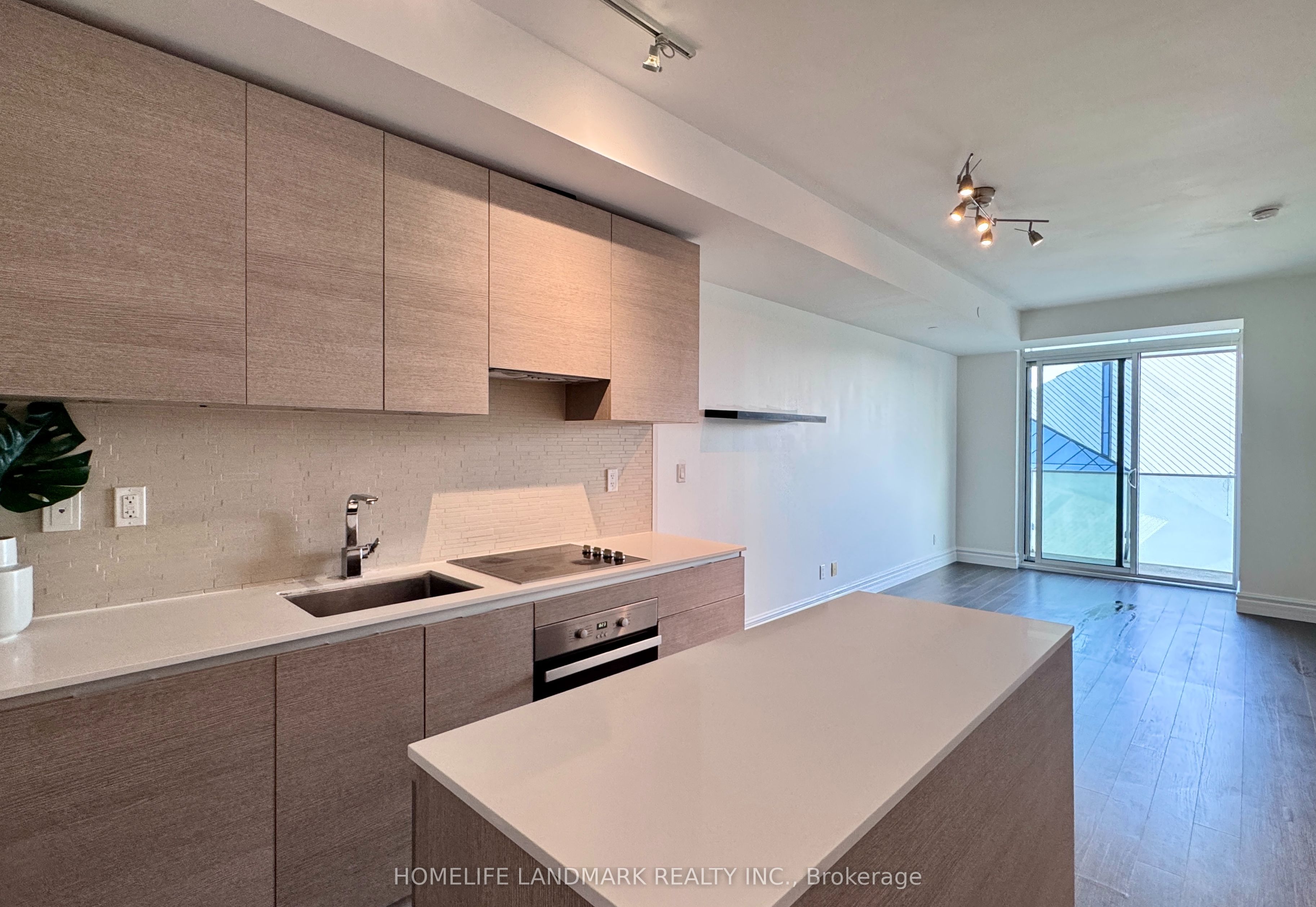 200 Bloor Street W 702