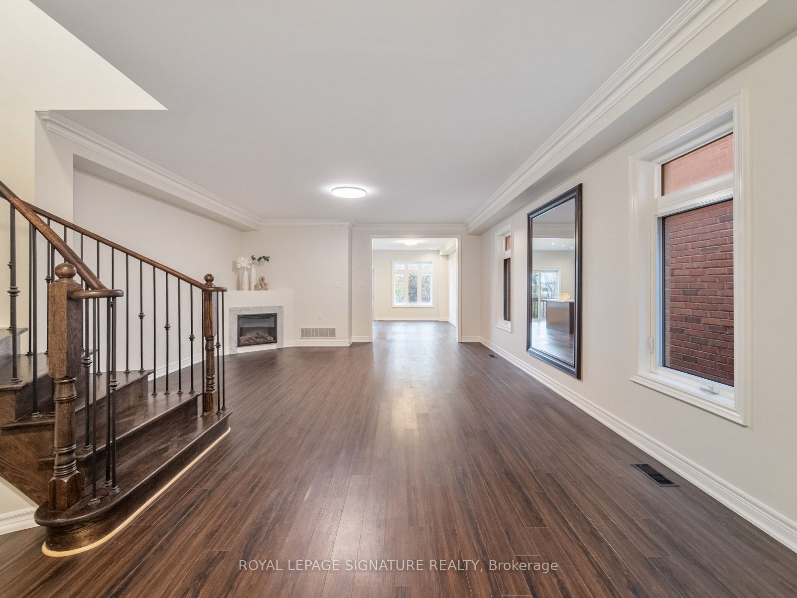 277 Bathurst Glen Drive