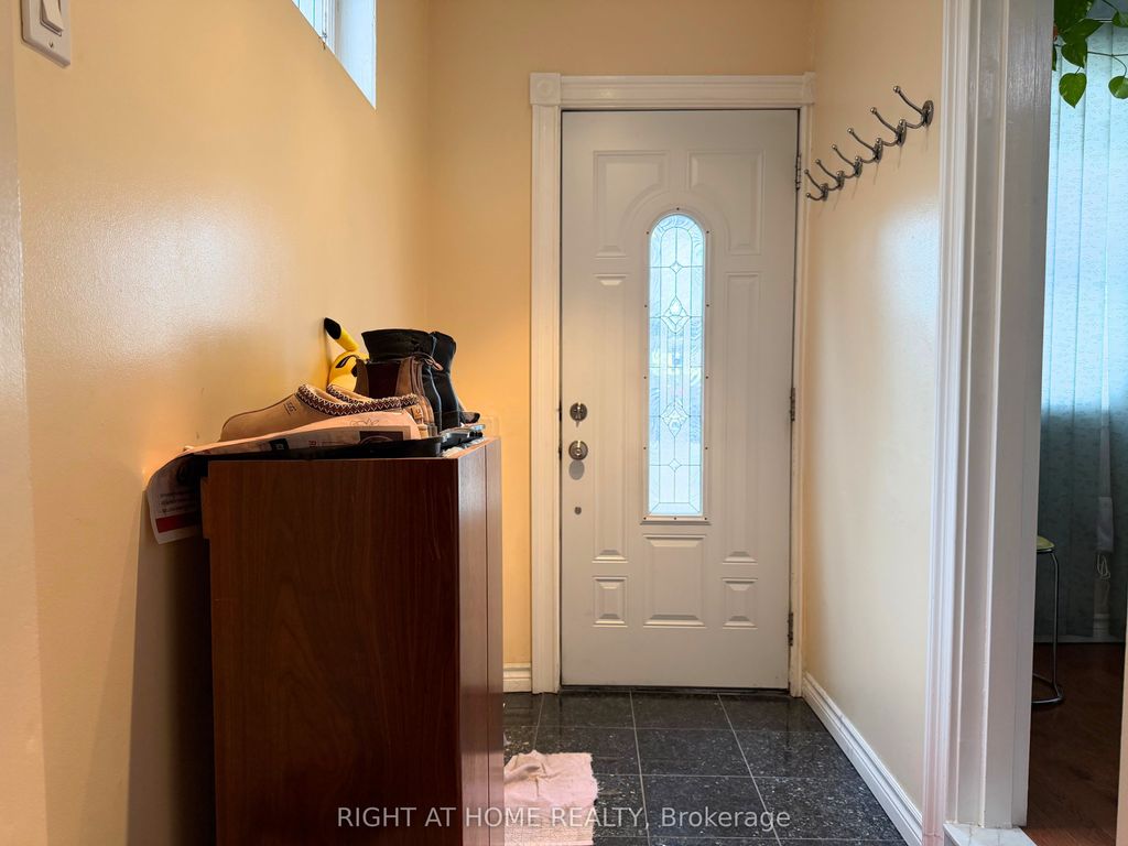 Photo of 785 Lansdowne Avenue, Toronto, ON M6H 3Z1 (MLS # W13005200)