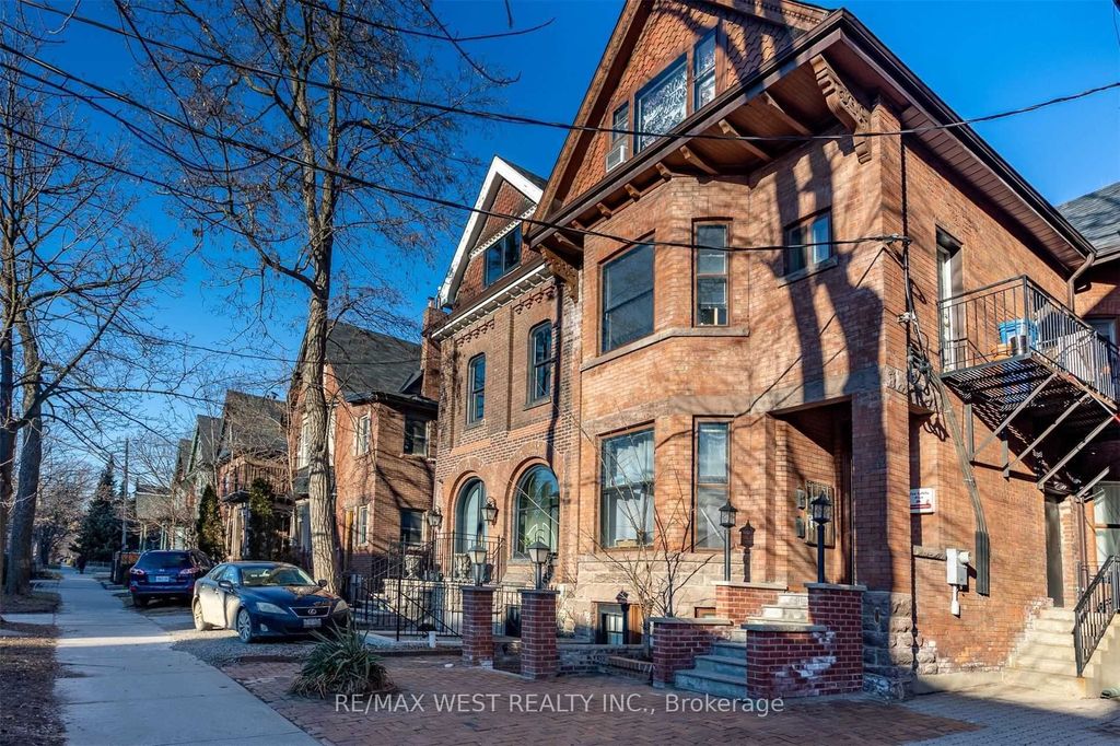 Photo of 125 Madison Avenue, Toronto, ON M5R 2S3 (MLS # C13104546)