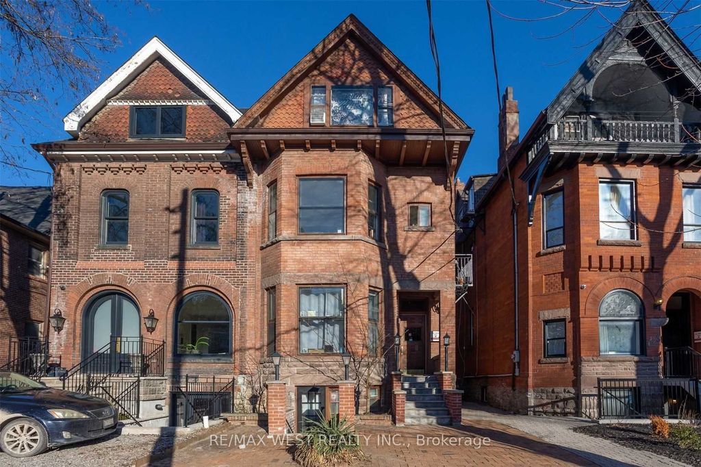 Photo of 125 Madison Avenue, Toronto, ON M5R 2S3 (MLS # C13104546)