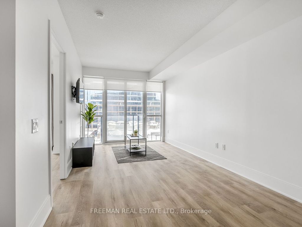 Photo of 560 Front Street #618, Toronto, ON M5V 1C1 (MLS # C12522800)