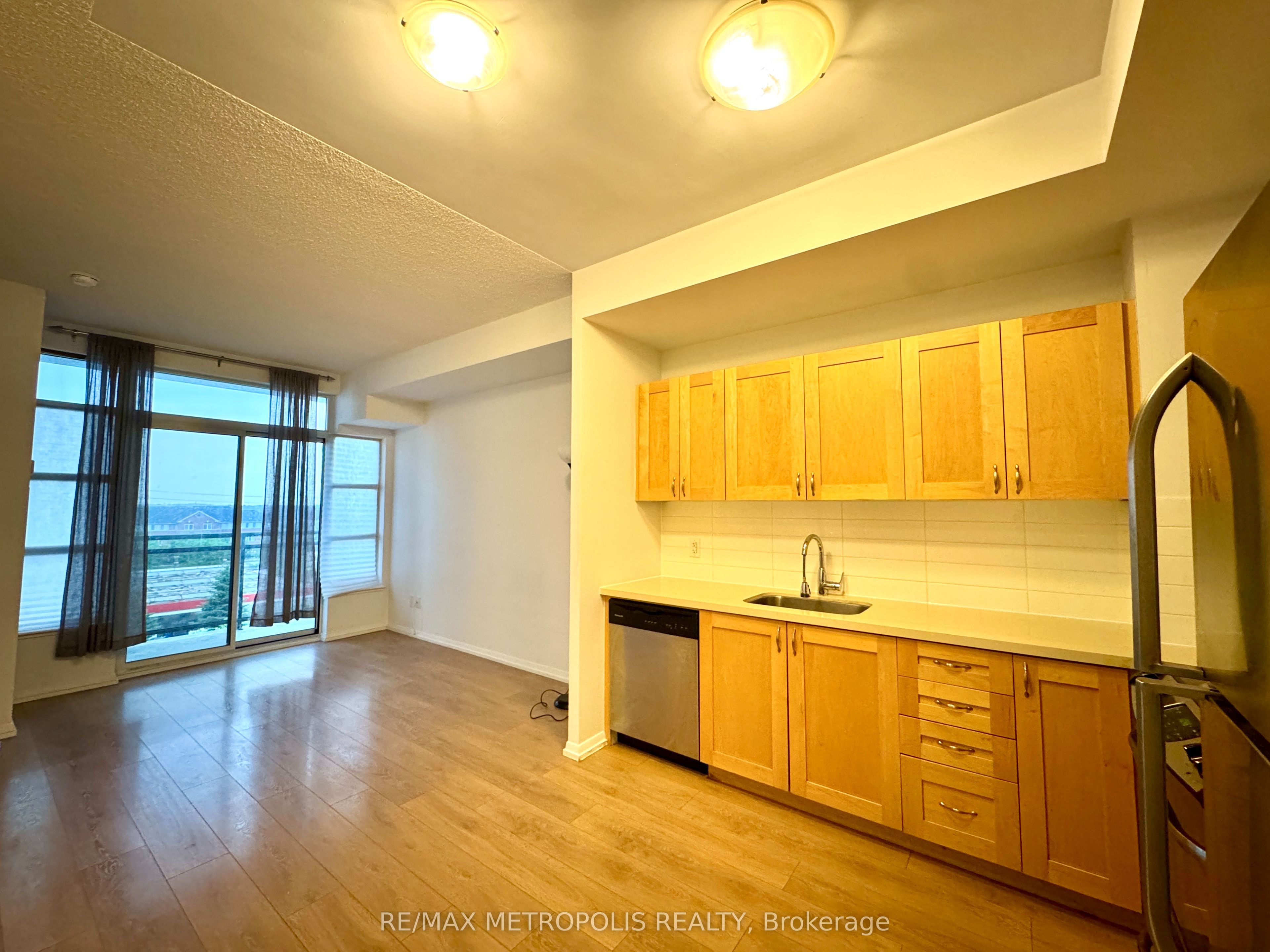 540 Bur Oak Avenue 536