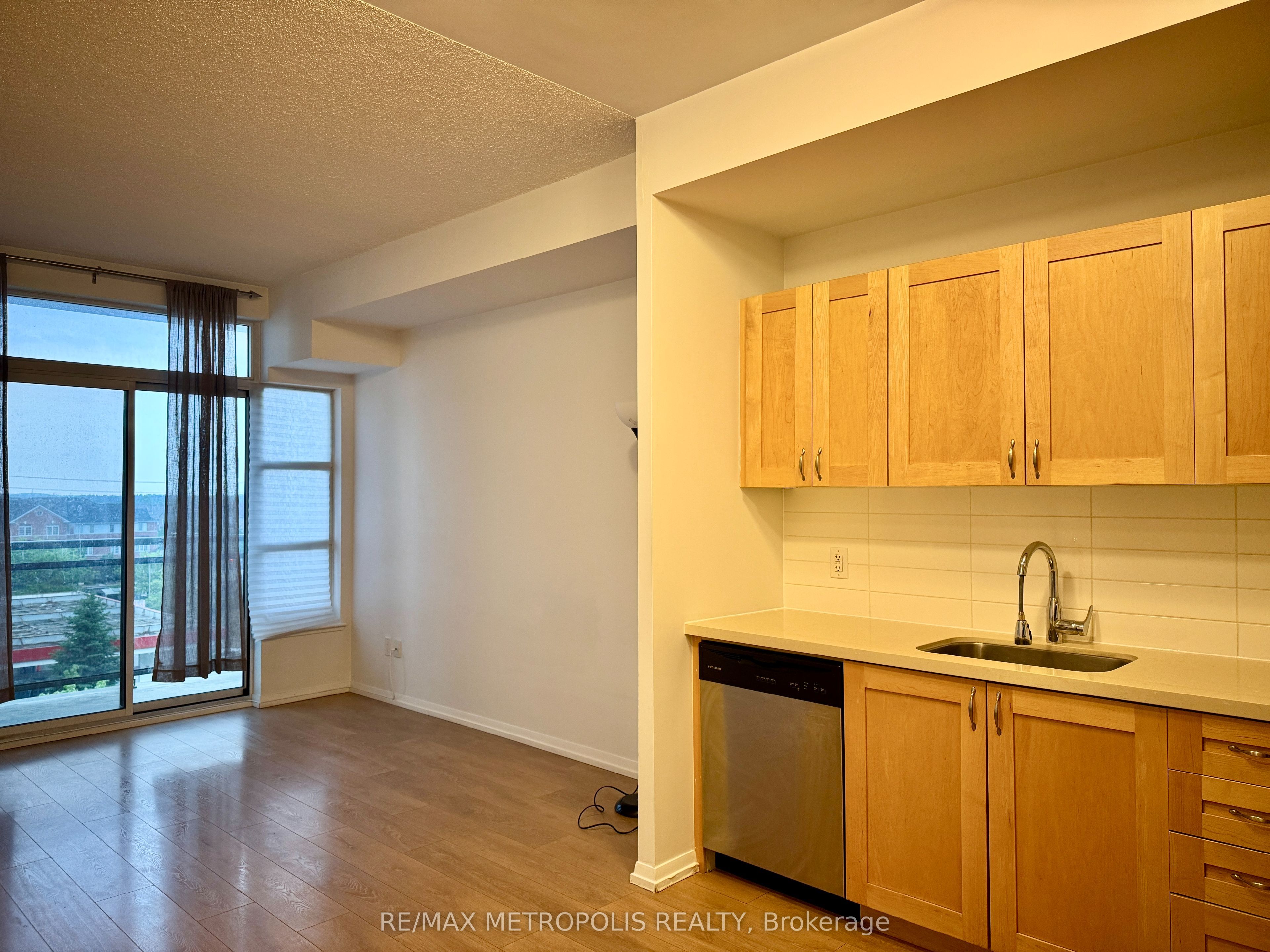 540 Bur Oak Avenue 536