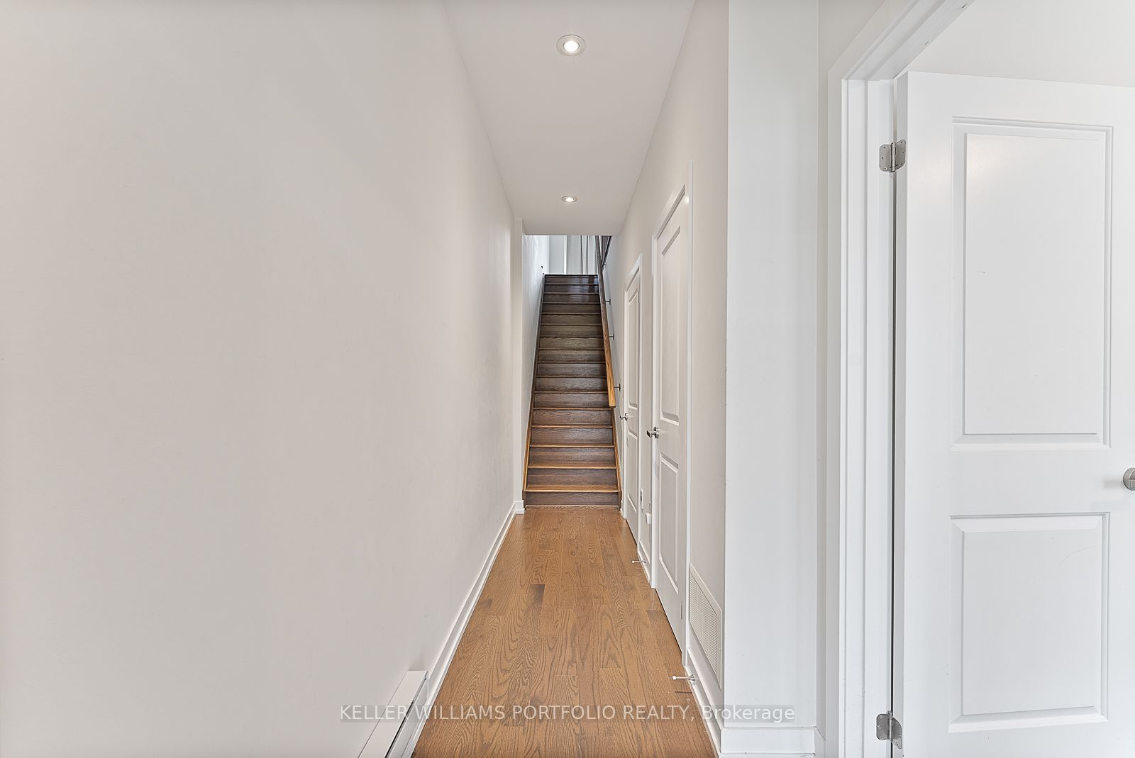 32 Troon Avenue