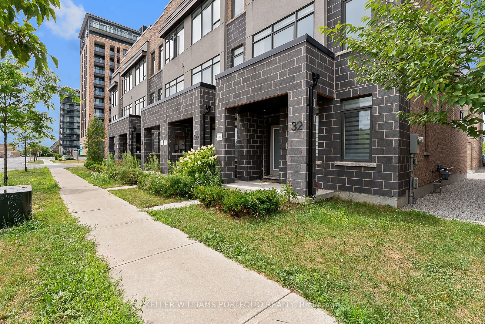 32 Troon Avenue