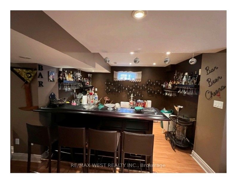 64 Kingmount Crescent
