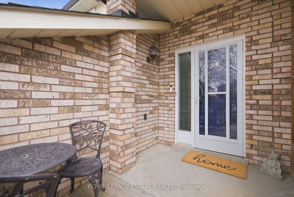 Photo of 78 Turnberry Crescent, Clarington, ON L1E 1A9 (MLS # E13028272)