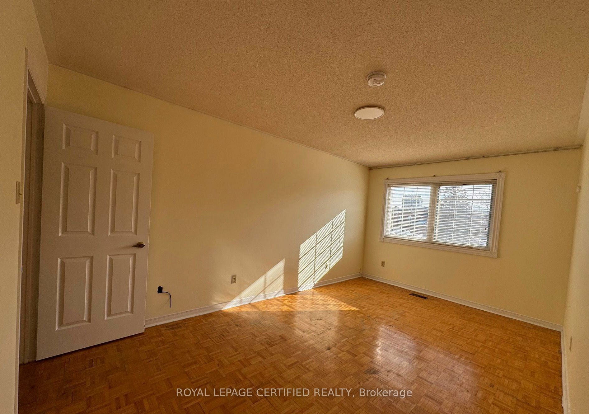 2 Kingsplate Crescent 2nd Floor