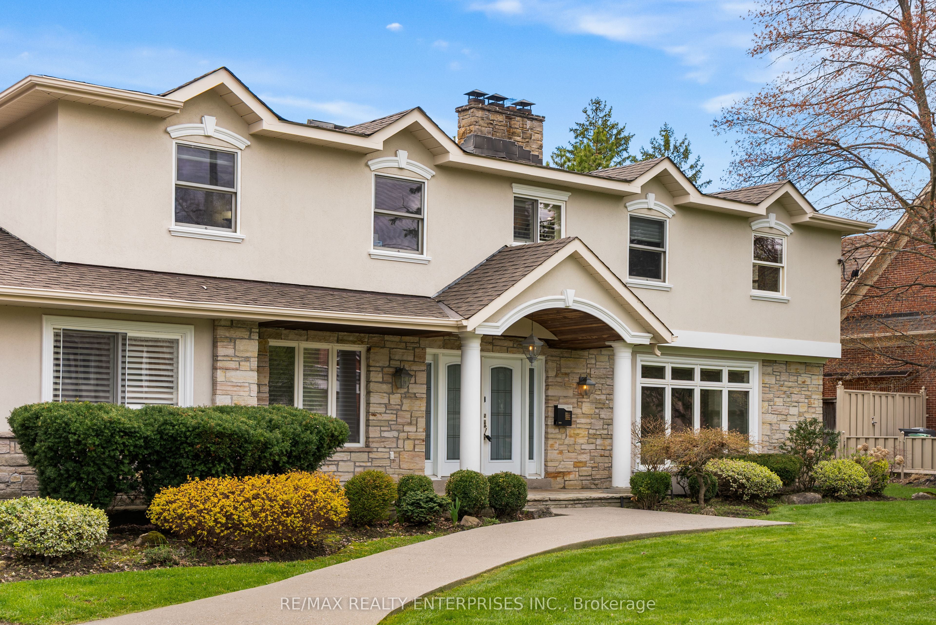 2154 Oneida Crescent