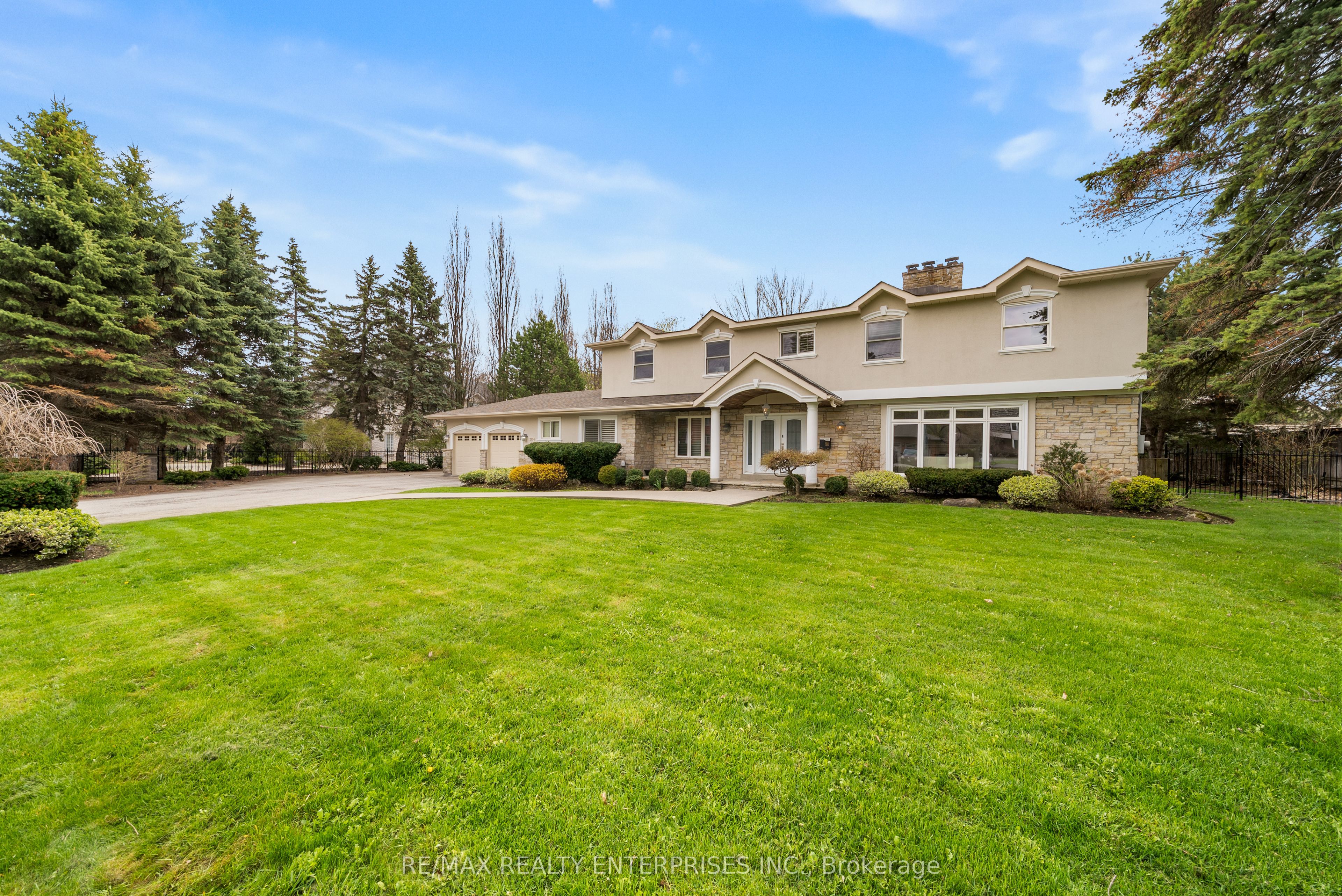 2154 Oneida Crescent