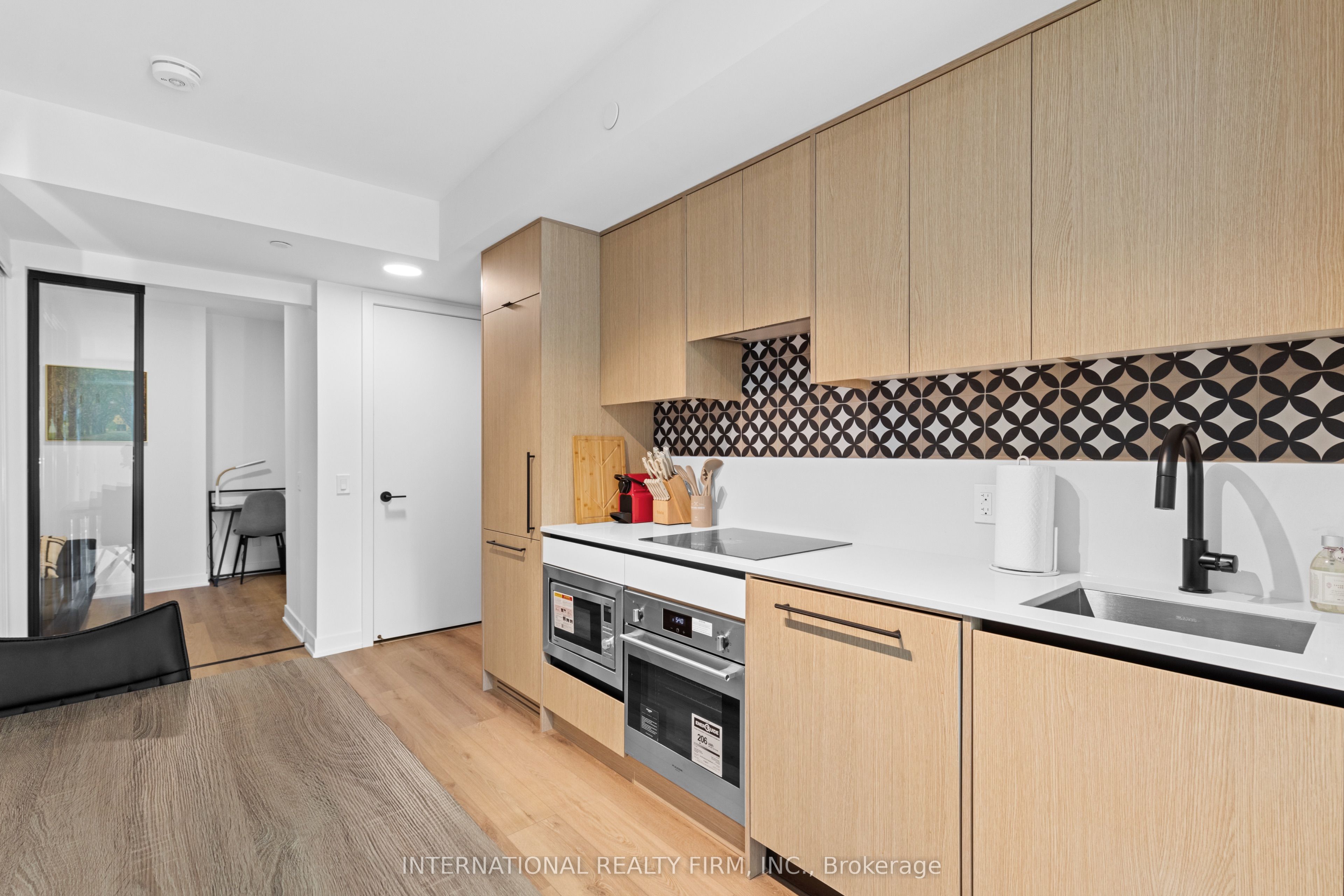 5 Lakeview Avenue 409