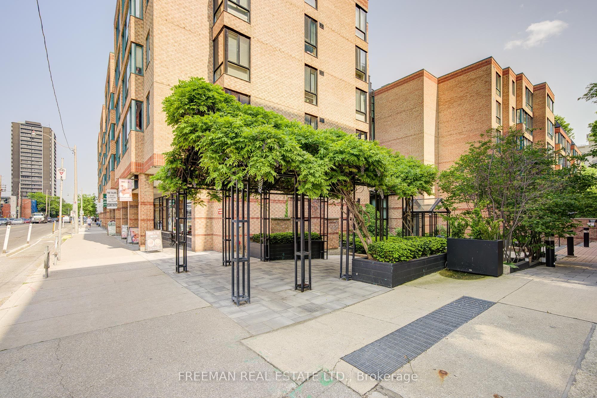 225 Davenport Road 512