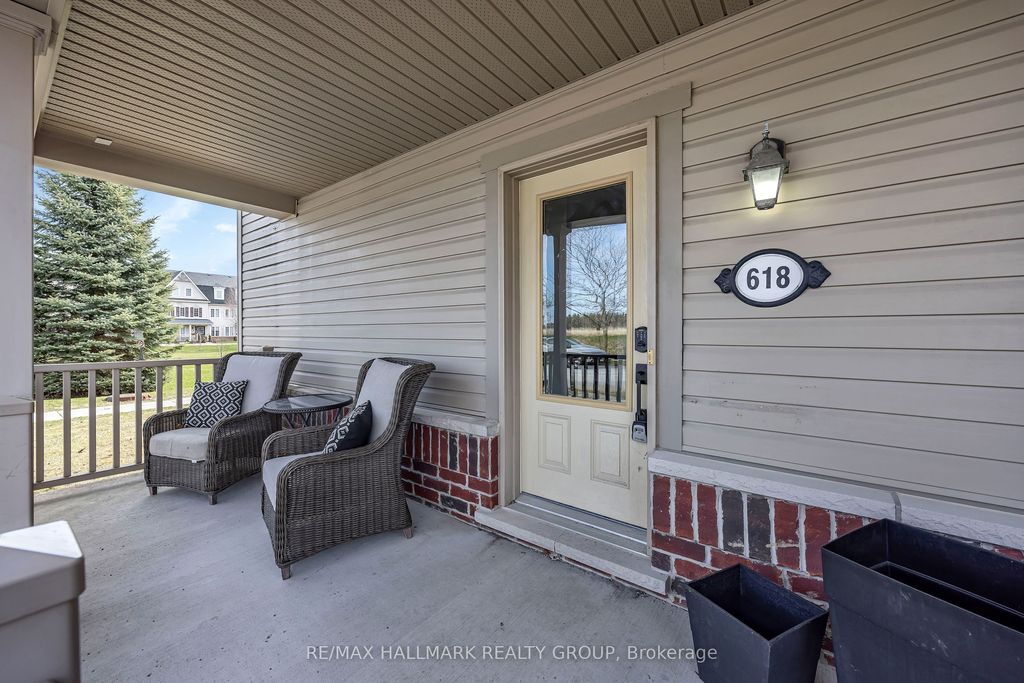 Photo of 618 Martinique Lane, Stittsville - Munster - Richmond, ON K2S 0L9 (MLS # X13038872)