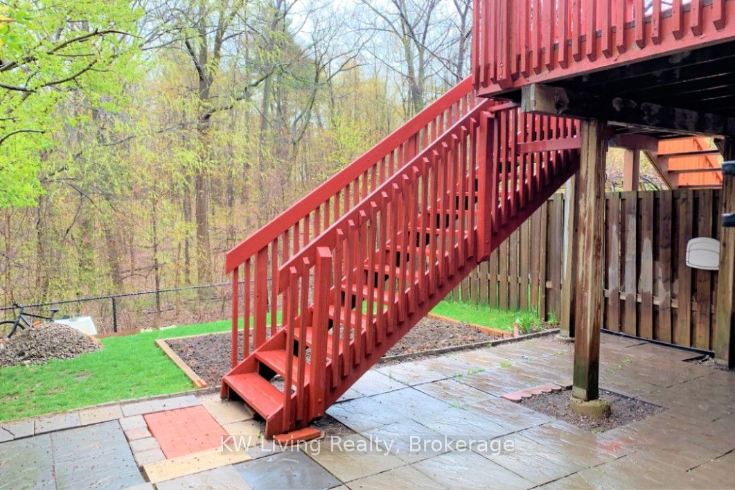 2834 Westbury Court Lower