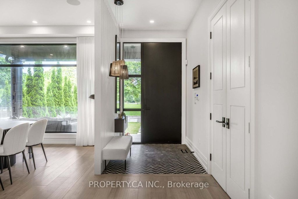 Photo of 8 Manor Haven Road, Toronto, ON M6A 2H9 (MLS # C12394009)