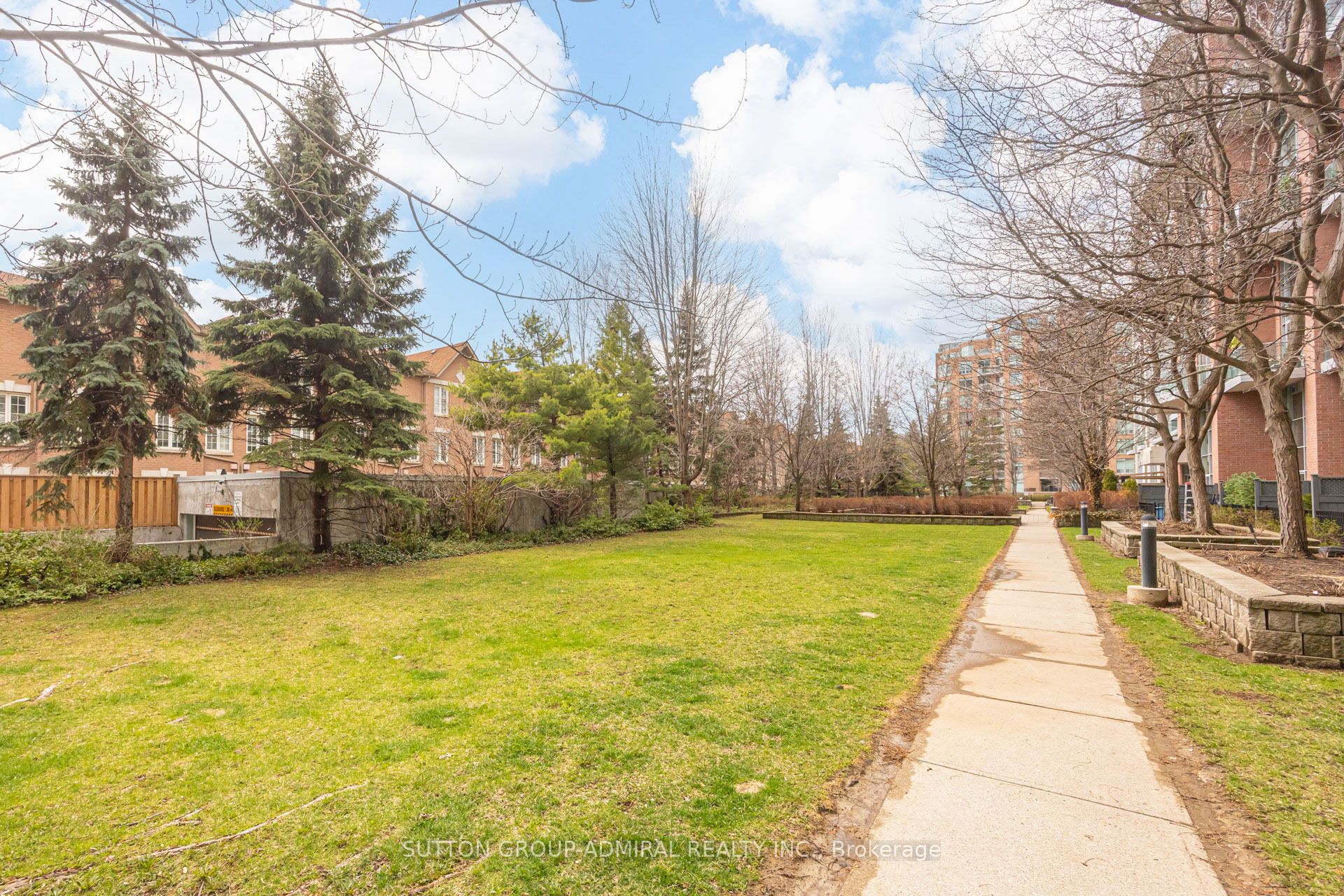 200 Manitoba Street 119