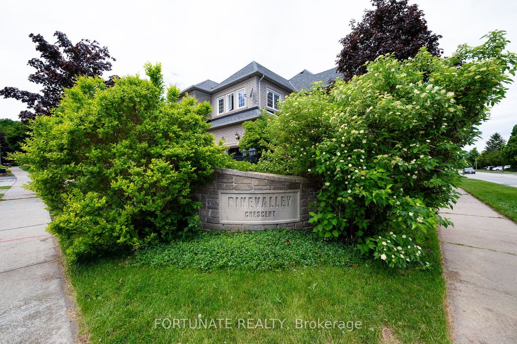 Photo of 2071 Pinevalley Crescent, Oakville, ON L6H 6L8 (MLS # W13471976)