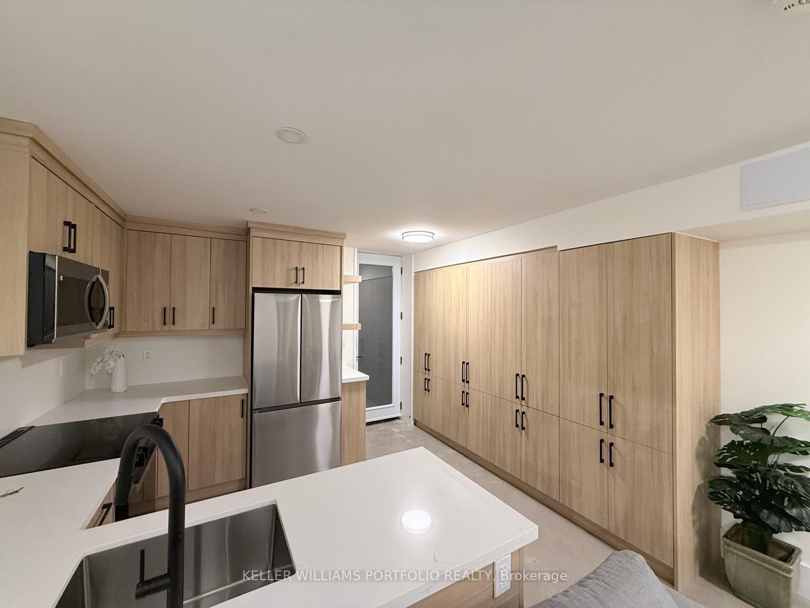 173 Beatrice Street Lower