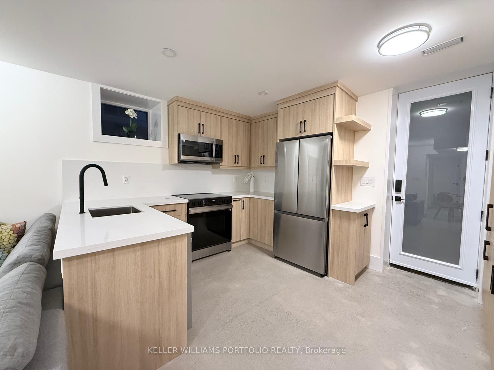 173 Beatrice Street Lower