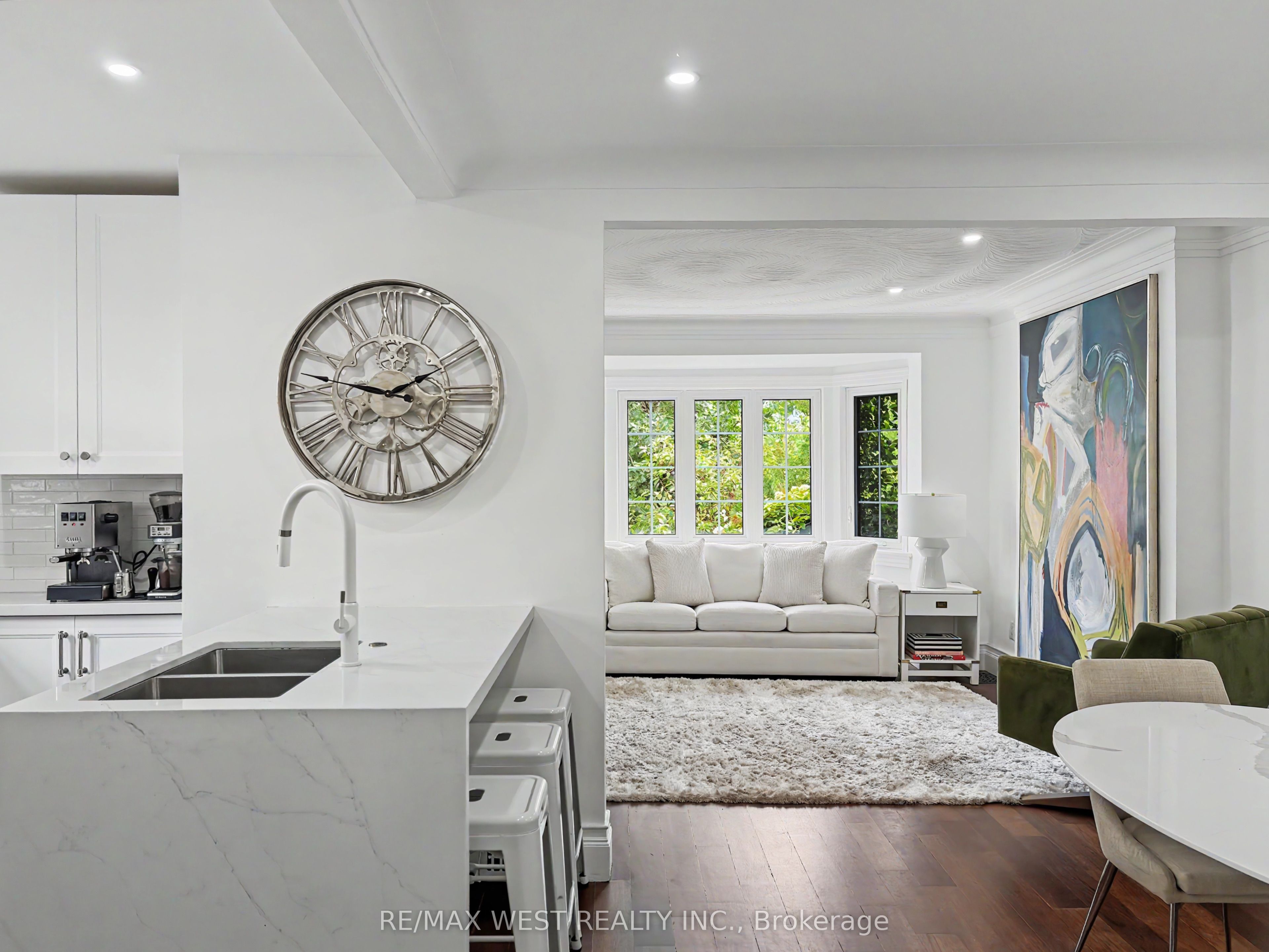 12 Brentwood Road S