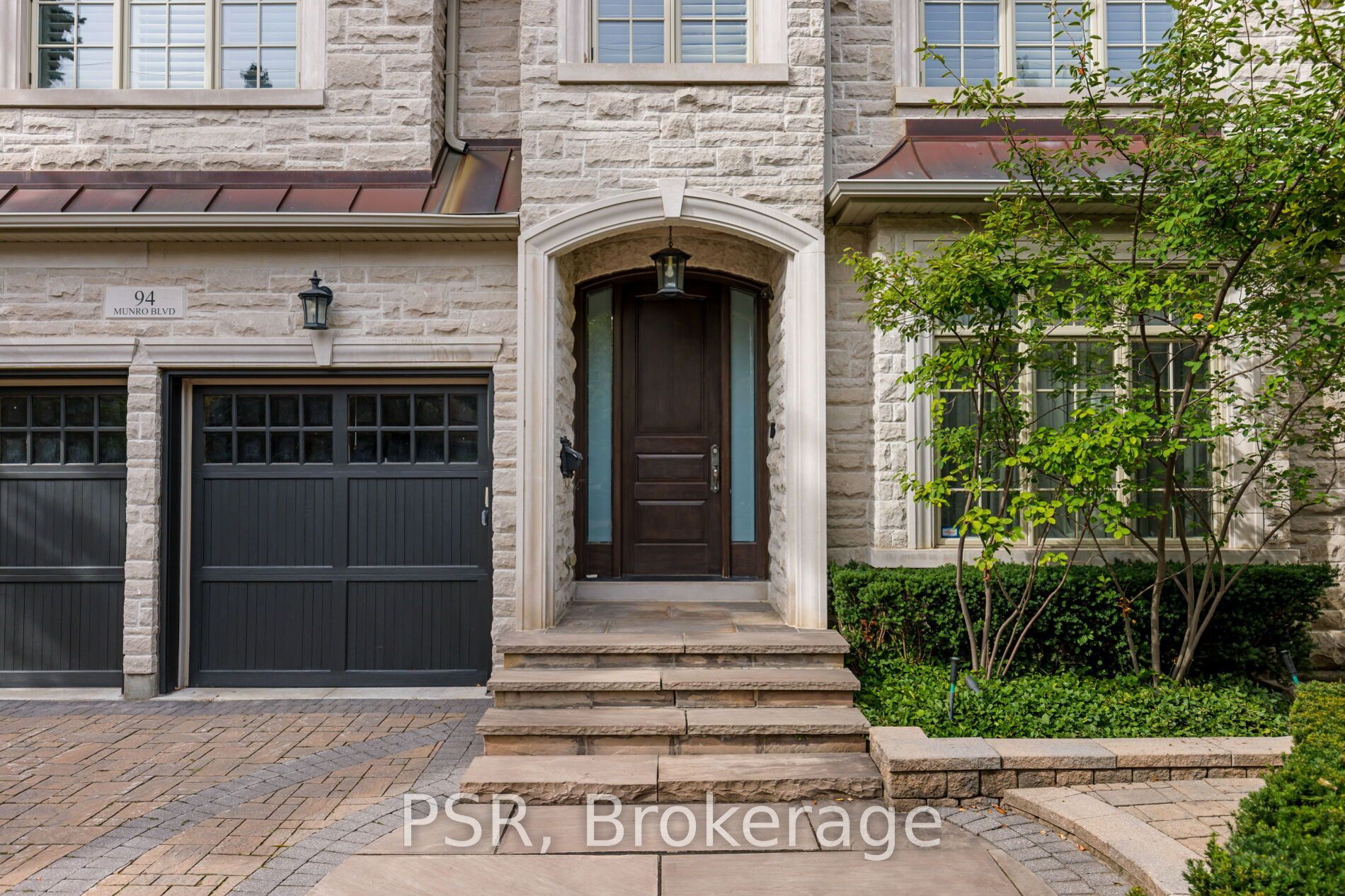 94 Munro Boulevard