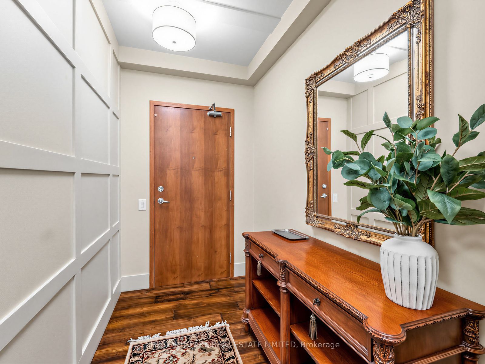 500 Queens Quay 318W