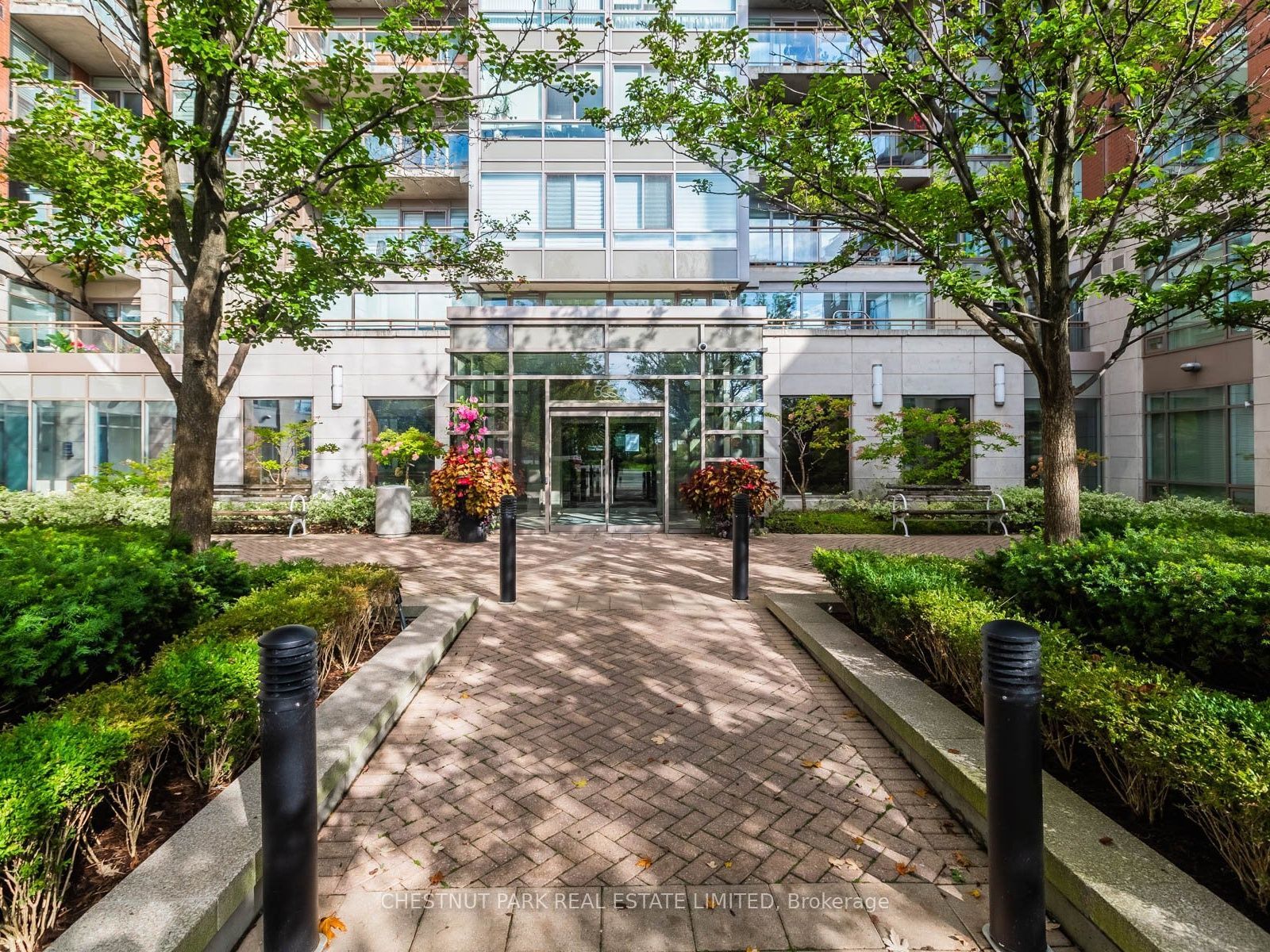 500 Queens Quay 318W