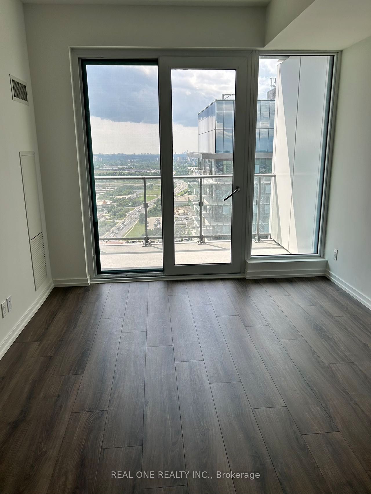 1000 Portage Parkway 4009