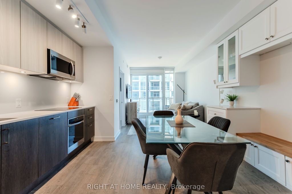 Photo of 1926 W Lake Shore Boulevard W #1806, Toronto, ON M6S 0B1 (MLS # W12481797)