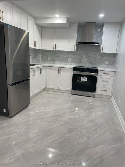 15 Jinnah Avenue Bsmt Markham ON L3S 0G2