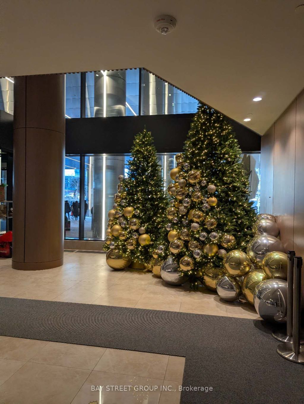 Photo of 1 Concord CityPlace Way #4210, Toronto, ON M5V 0X3 (MLS # C12649982)