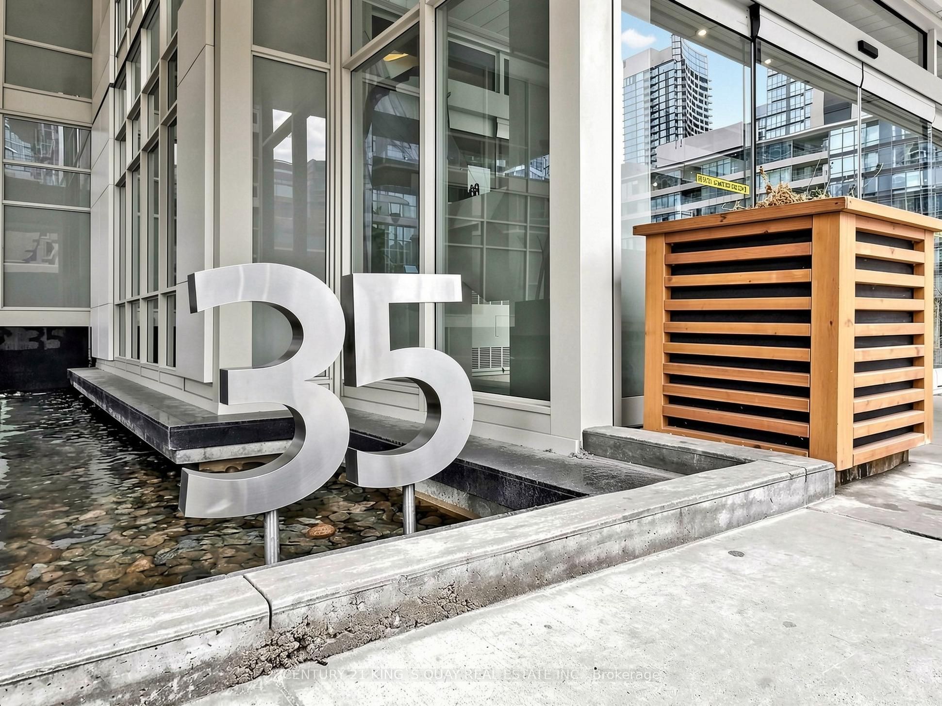35 Mariner Terrace 1502
