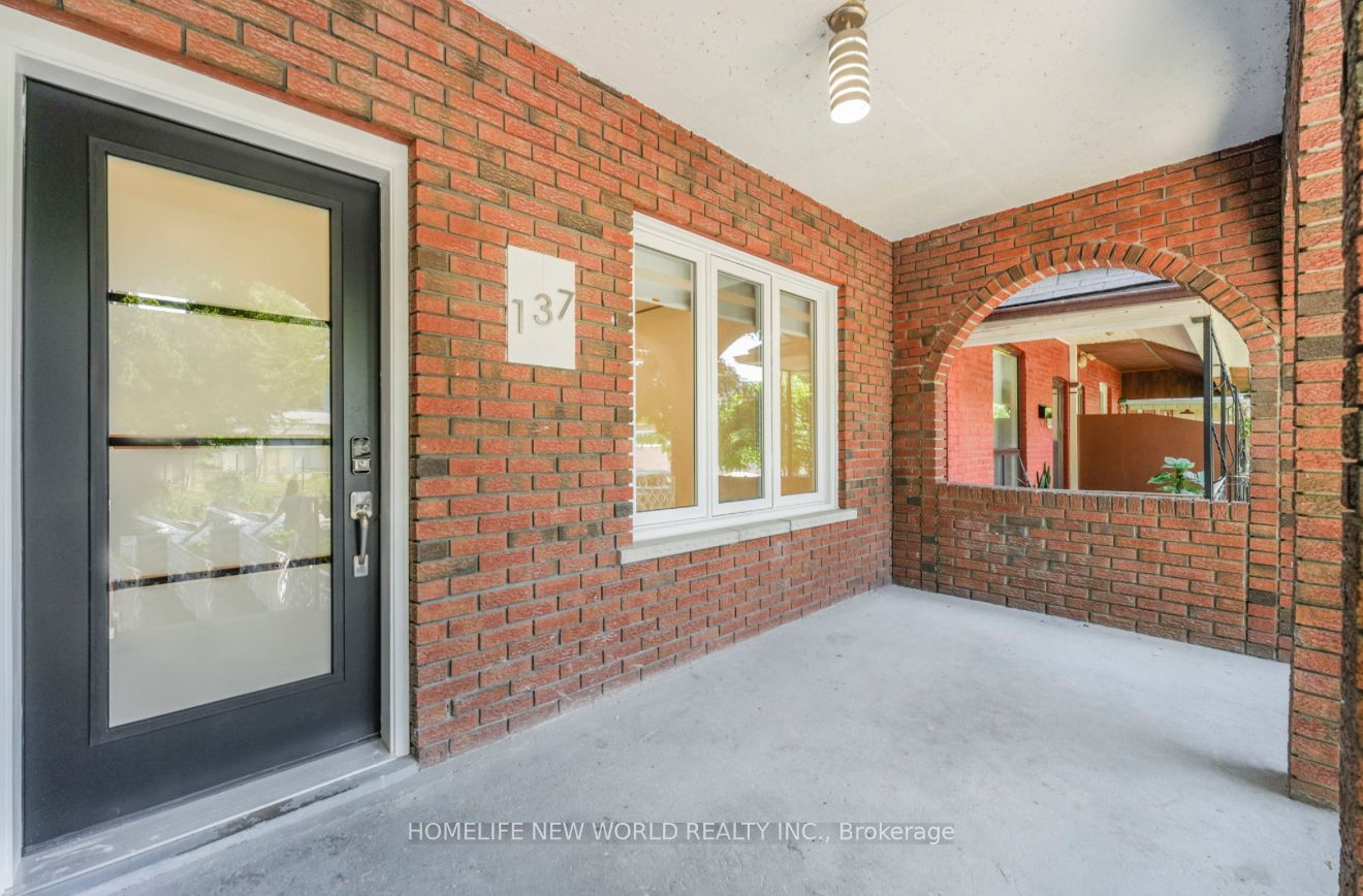 137 Gladstone Avenue